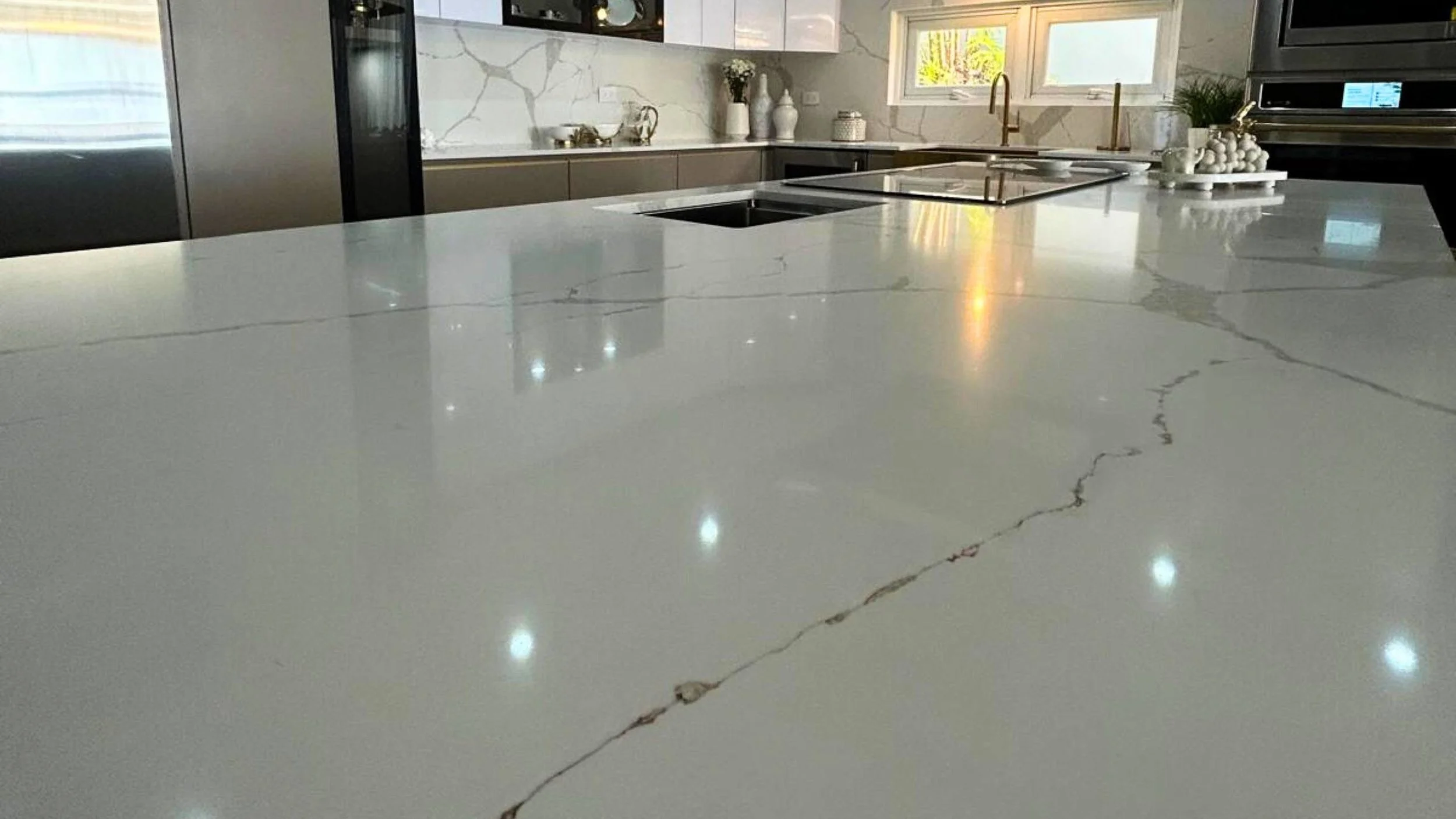 Colosas ountertop Quartz By Ninham  Encimera Cuarzo  (6).jpg