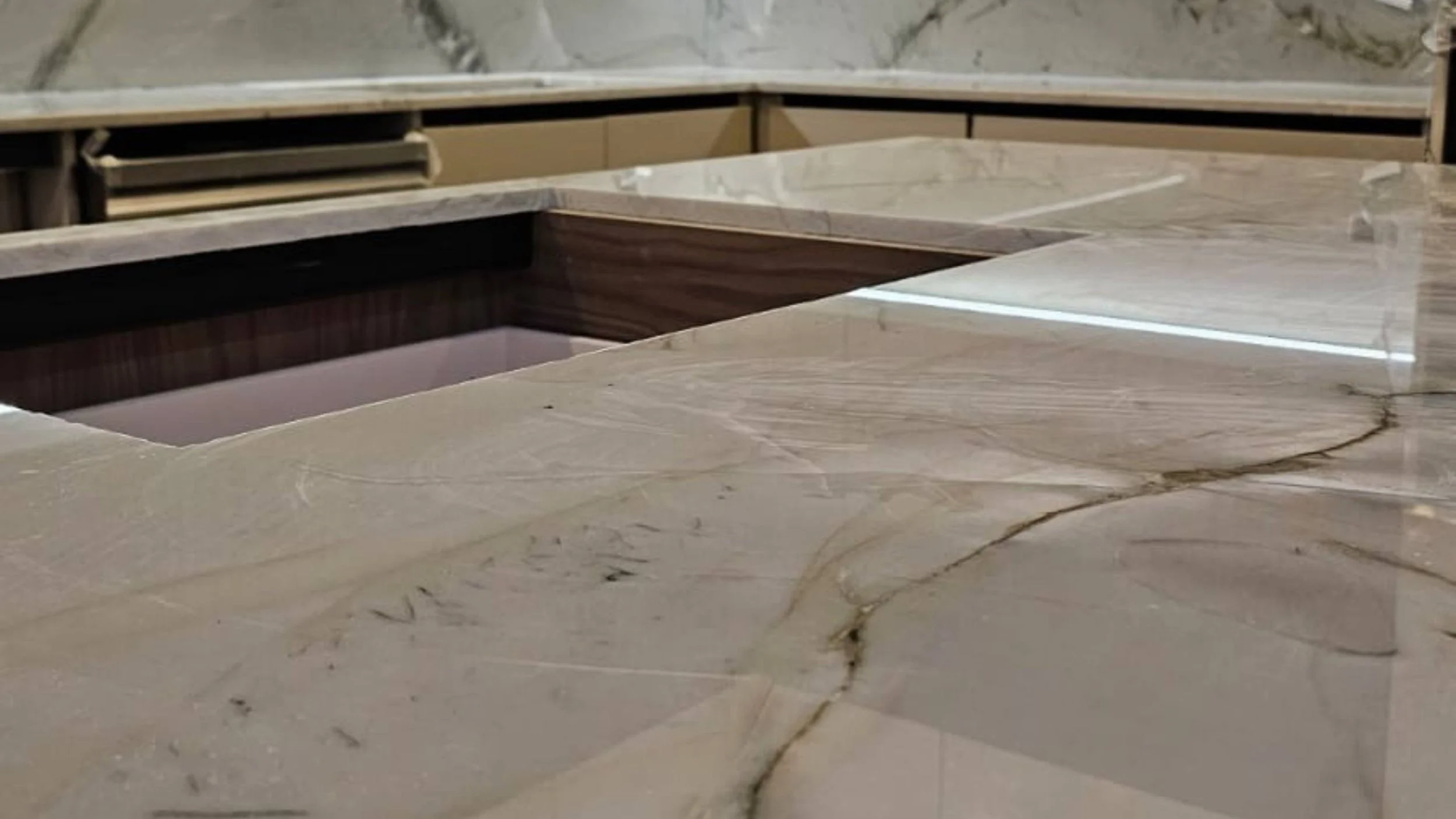 Bianco Superiore cuarcita instalado (1).jpg