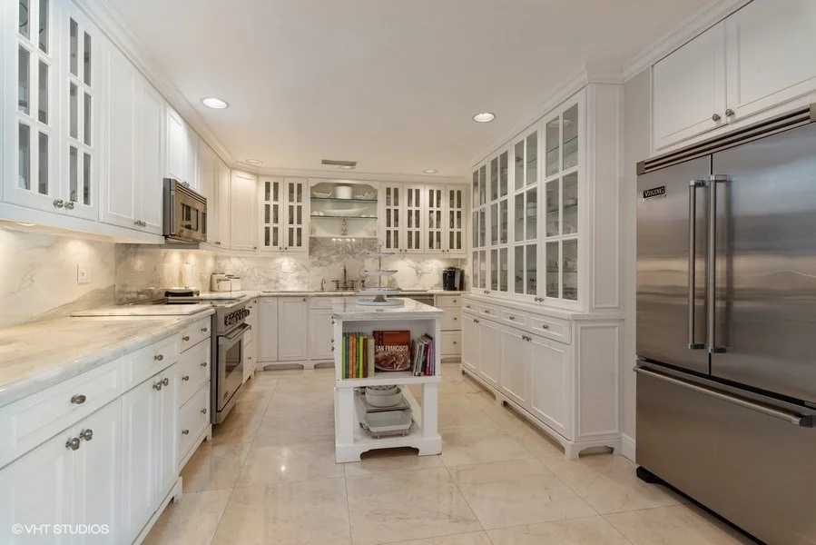 05_6725SW117thSt_5_Kitchen_LowRes.jpg
