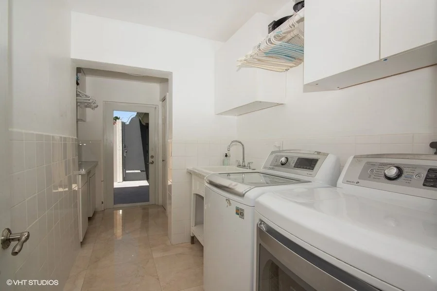 16_6725SW117thSt_44_LaundryRoom_LowRes.jpg