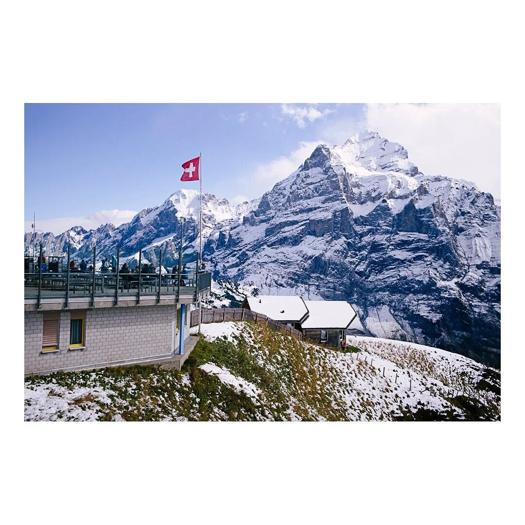 Postcard worthy, but she&rsquo;s even prettier in person💕 October 2020
.
.
.
#Leica #LeicaM240 #Leica35mm #Leica35mmSummicron #35Summicron #35 #Summicron #DocumentaryPhotography #Documentary #Photography #Bachalpsee #Grindelwald #Jungfrau #Switzerla