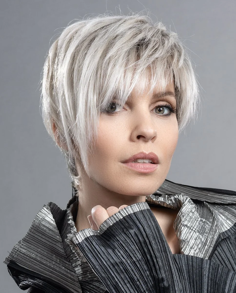 amaze-mono-part-silverblonde-rooted-styling-cut
