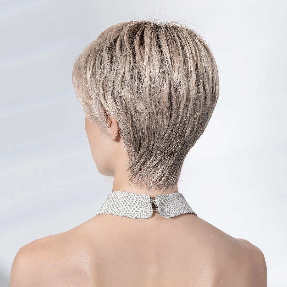 novel_deluxe_silverblonderooted