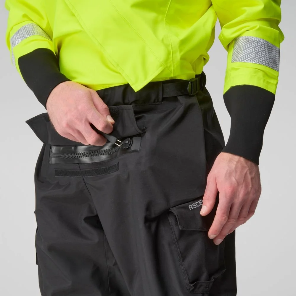 22561_02_SafetyYellow_Model_Detail7_112525_1000x1000.jpg