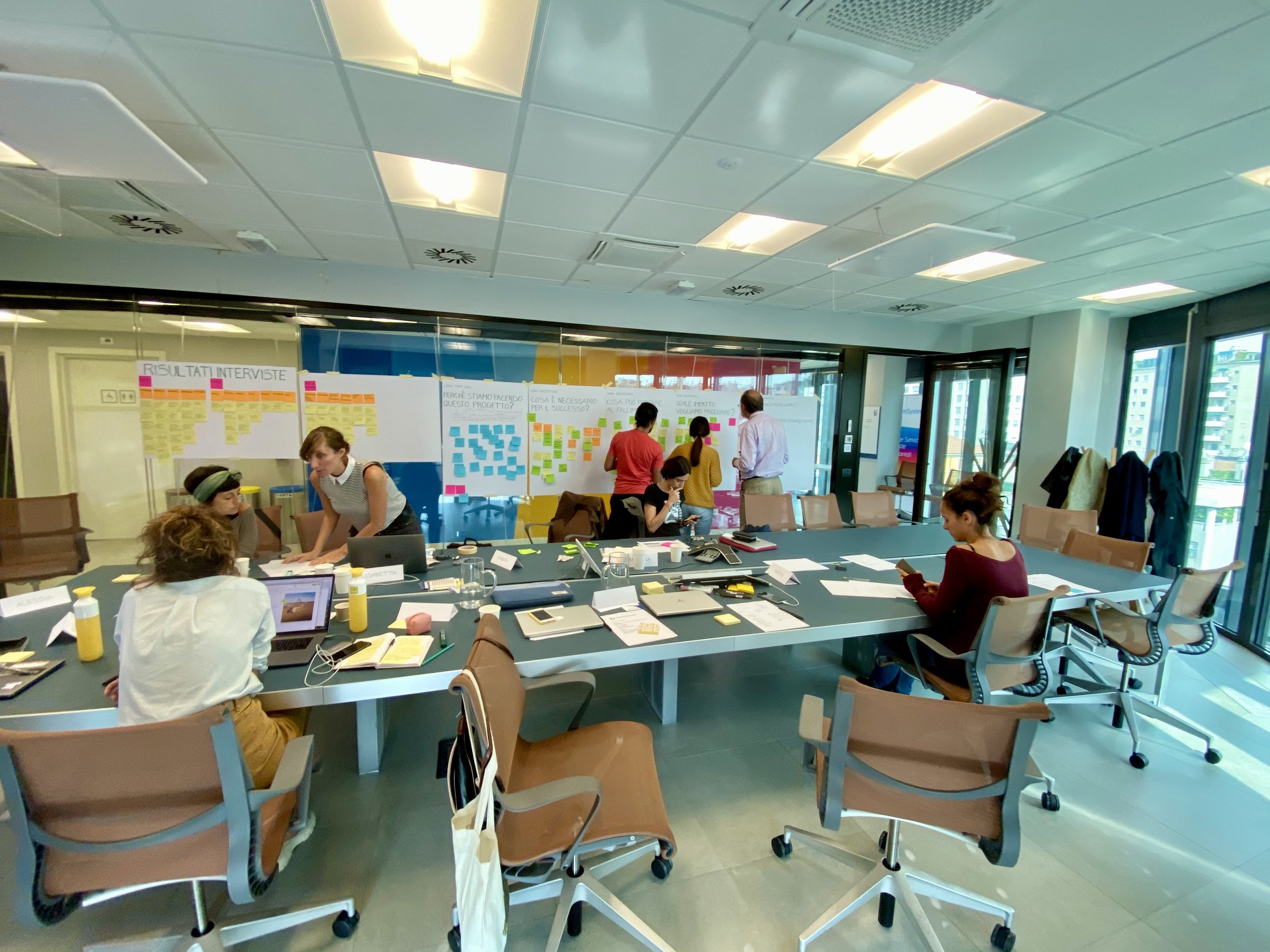 In questa foto il gruppo di lavoro: Sara Ippolito, Elisabetta Olgiati, Alessia Belli, Francesca Fedeli, Sara Uccella, Manuel Serra, Franco Greco, Marta Bertamino