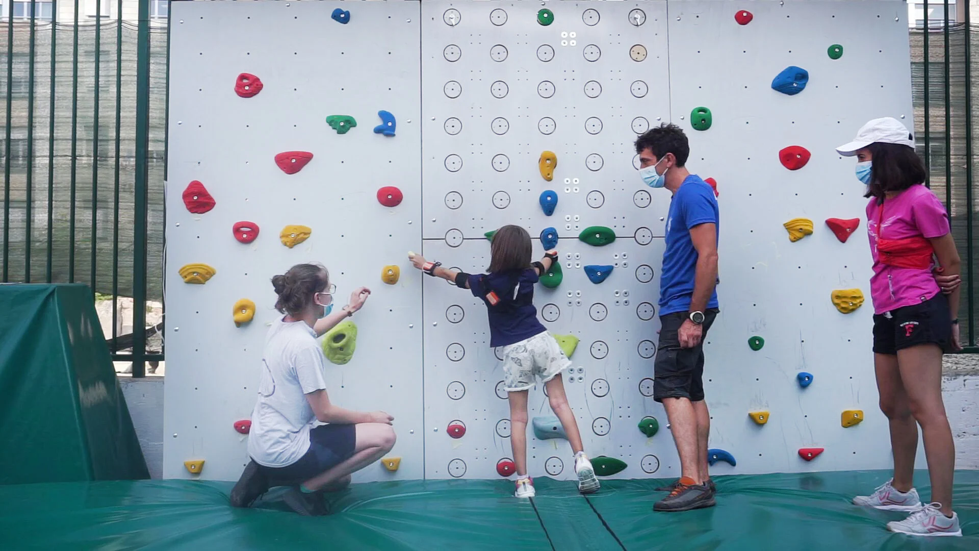 ACCEPT, la parete di arrampicata inclusiva ospite del Fight Camp