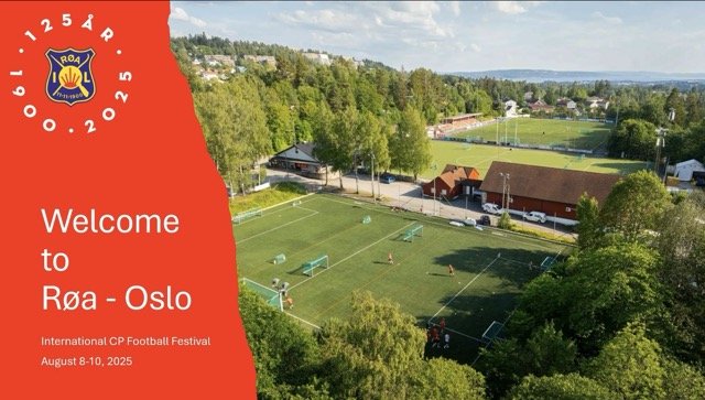 Foto di Roa Oslo, che rappresenta un’immagine dei campi da calcio e il logo della squadra ospitante Roa-Oslo