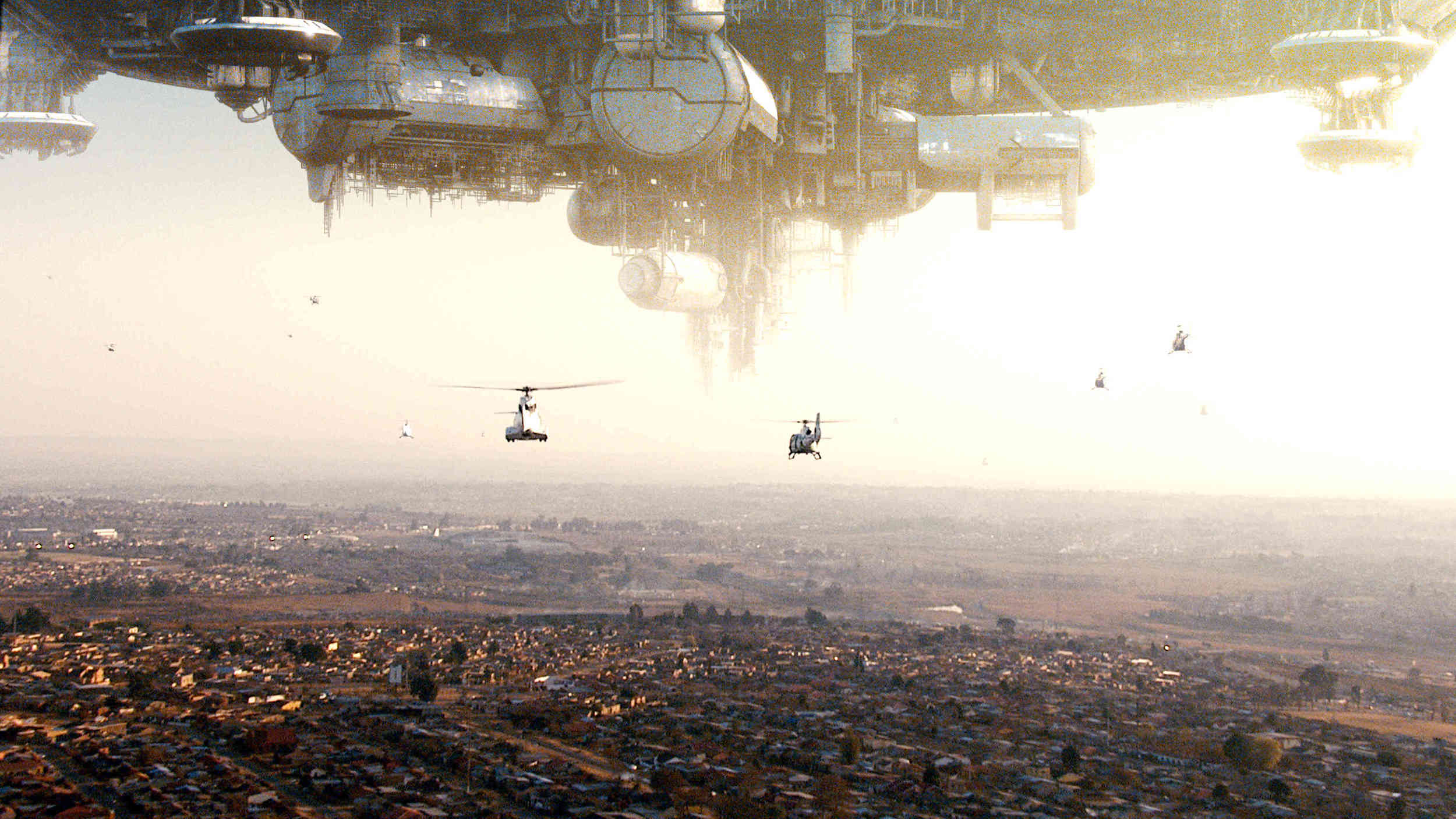 Everything Wrong With District 9 In 3 Minutes Or Less