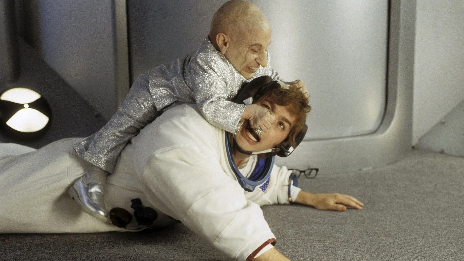 Everything Wrong With Austin Powers: The Spy Who Shagged Me