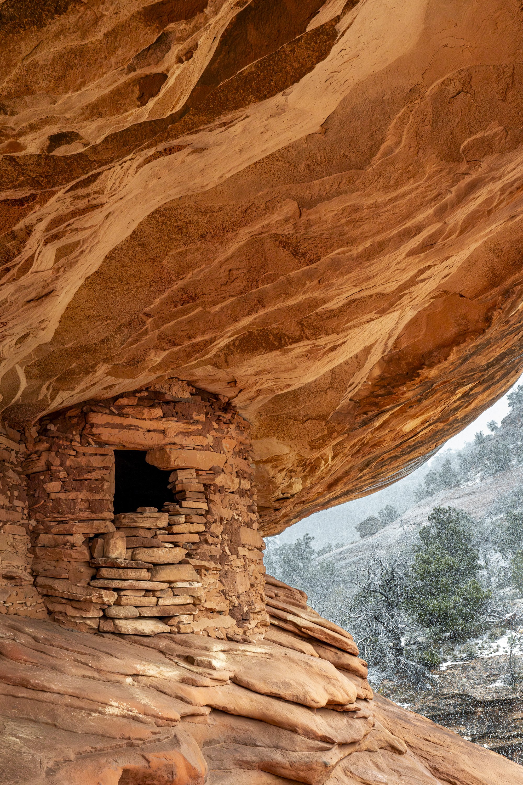 Ruin with Falling Snow, Utah