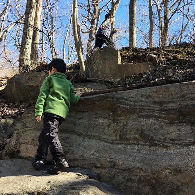 How we get our kids to enjoy a hike. &lt;Tip&gt; Let them climb rocks along the way. Our hikes are not about how far but how fun. #waterandlightning #childrenunplugged #childhoodunplugged #familytrails #naturekids #playoutside