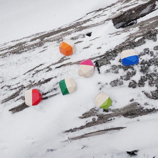 Don't forget to play in the snow ❄️🌨☃️#waterandlightning #pebbles #naturerocks