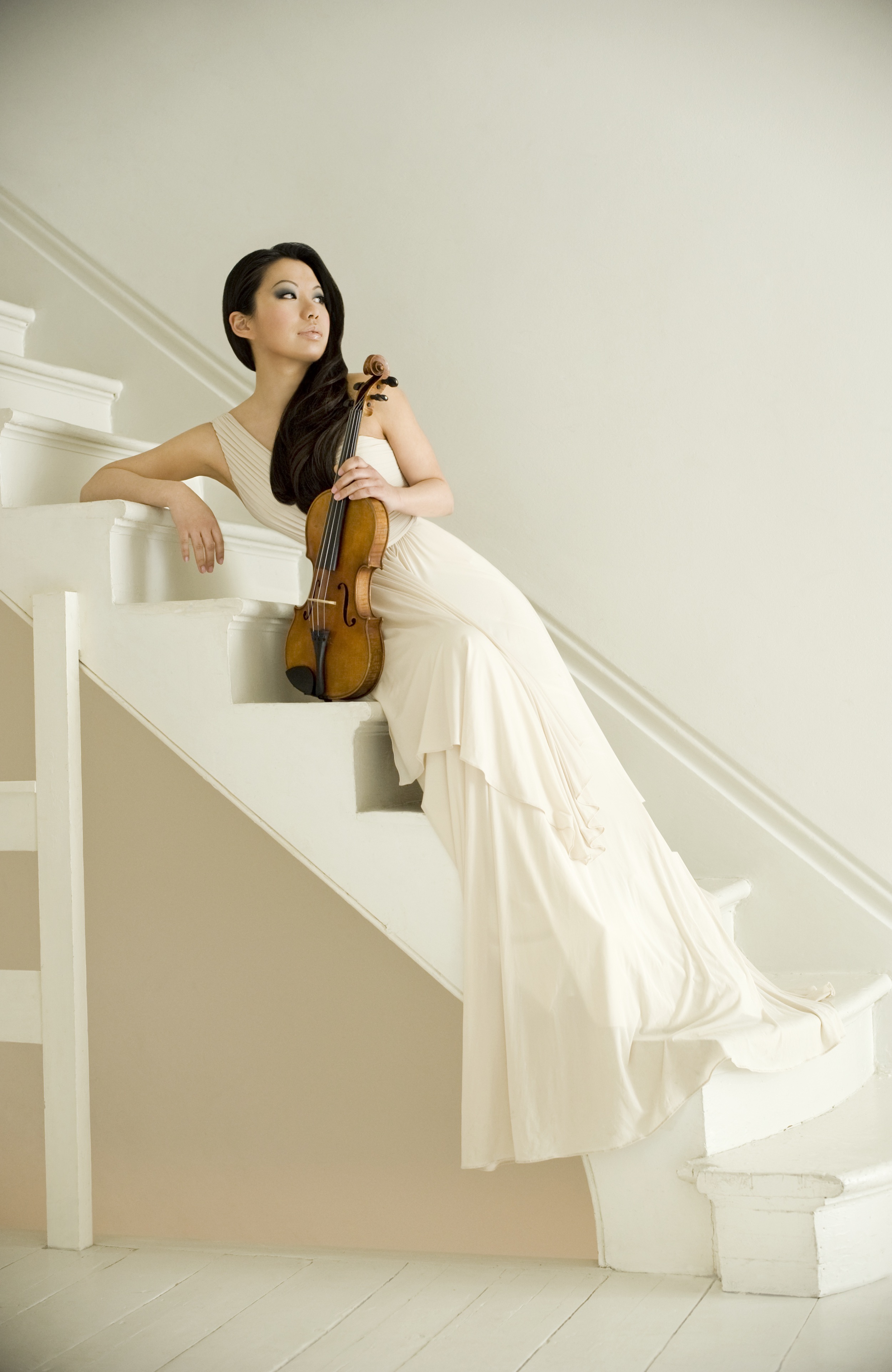 Sarah Chang. Photo copyright Colin Bell under license to EMI Classics.