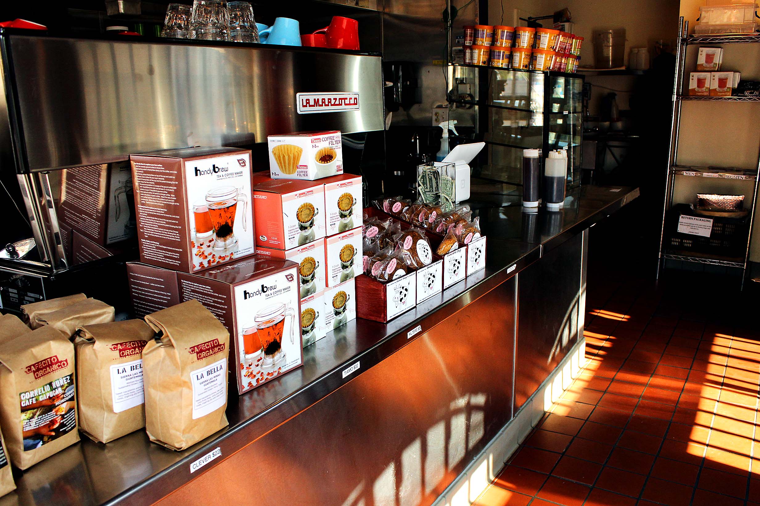 cafecito-counter.jpg