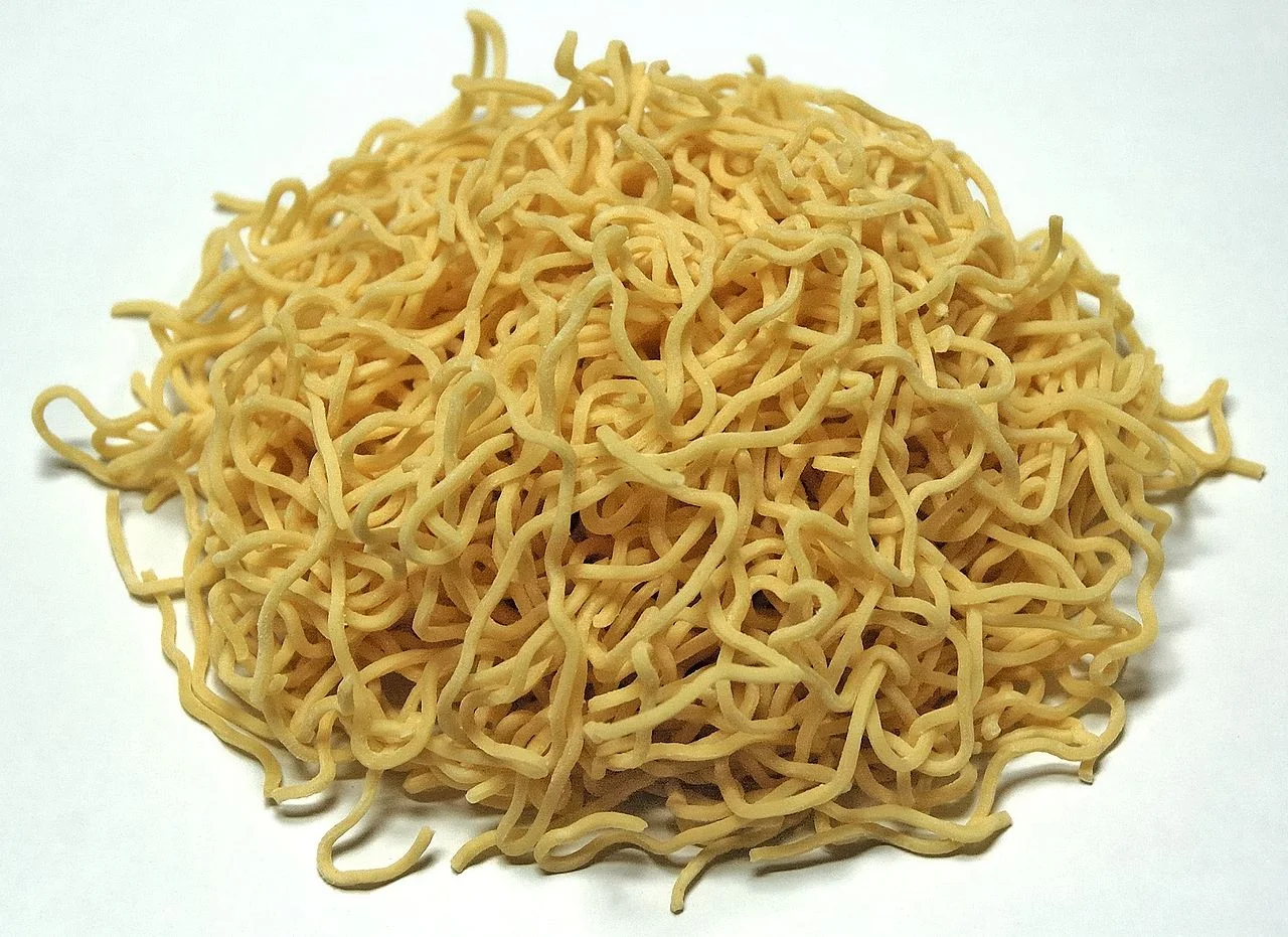 1280px-Fresh_ramen_noodle_001.jpg