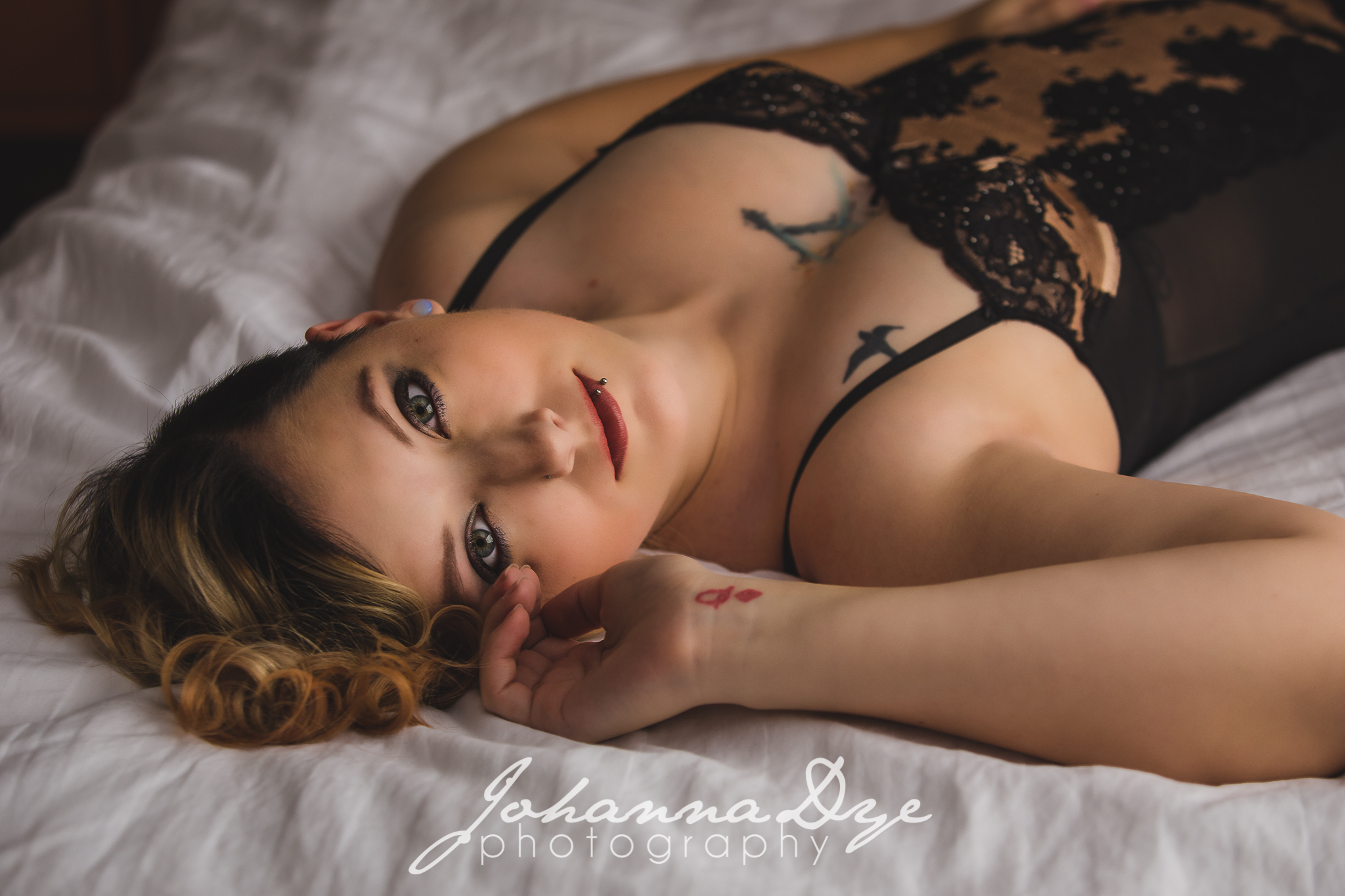 Alluring and Attentive: Cubus Models in Intimate Boudoir Shots