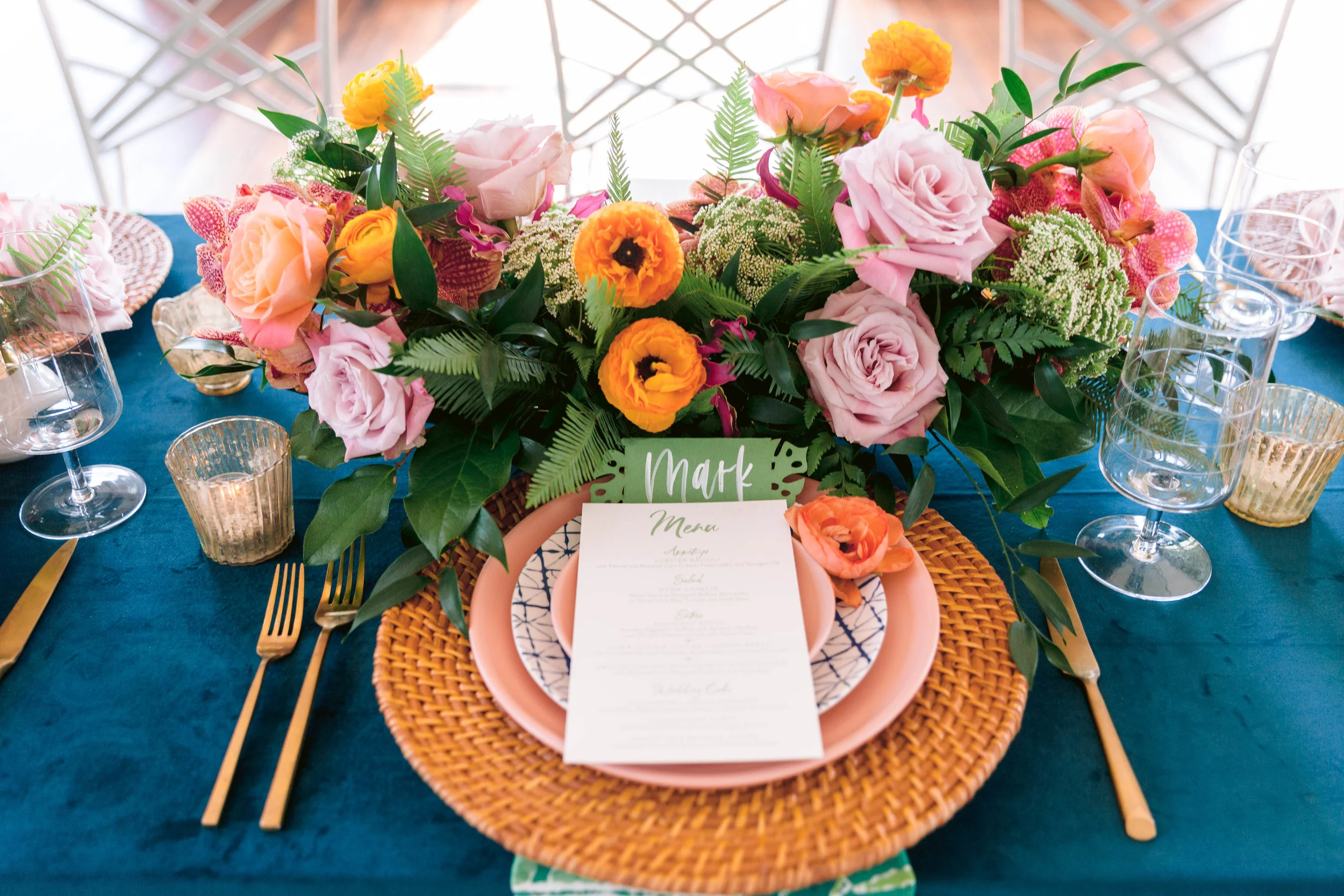 Tropical Wedding Inspiration - Honolulu, Oahu, Hawaii Photographer 