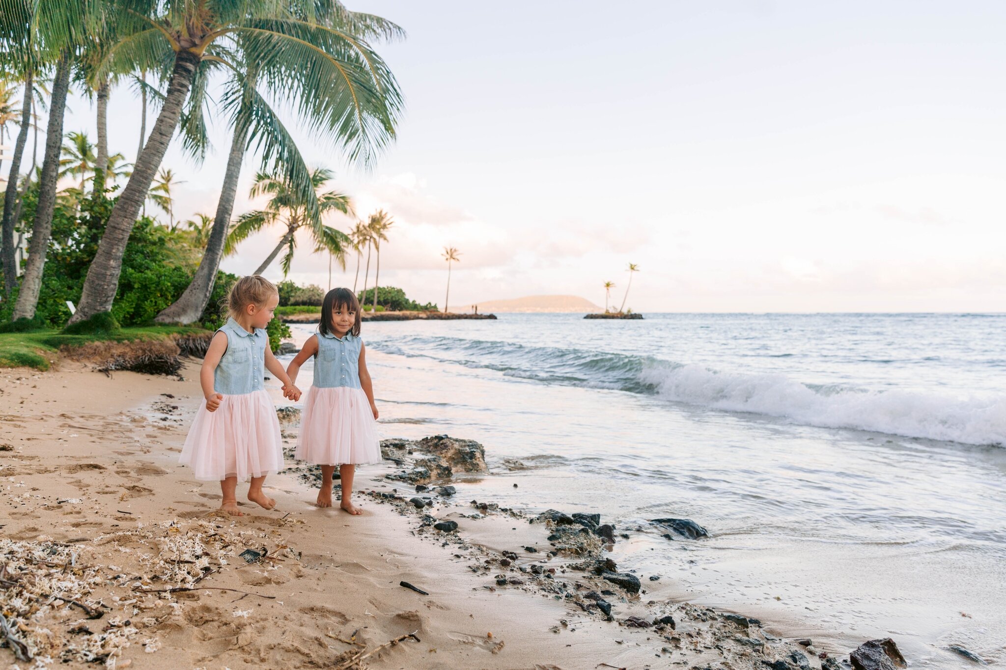 Extended Family Photography Session at Waialae Beach - Oahu Photographer