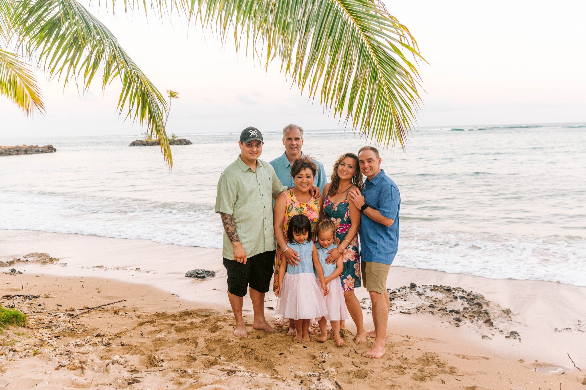 Extended Family Photography Session at Waialae Beach - Oahu Photographer