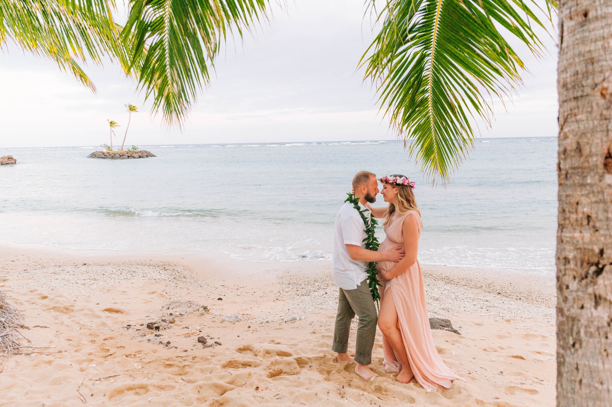 Maternity Photography Session at Waialae Beach Park - Oahu Family Photographer