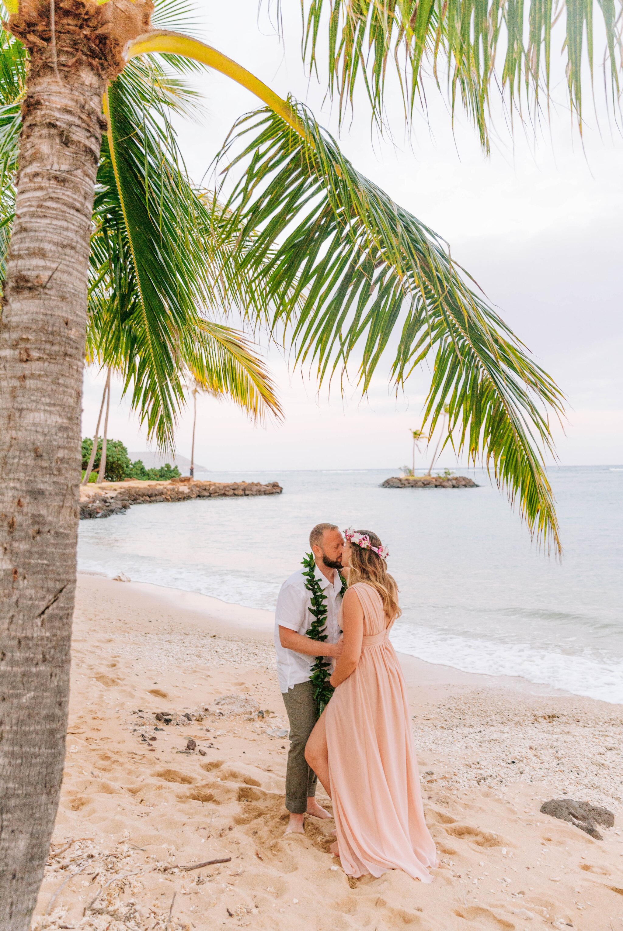 Maternity Photography Session at Waialae Beach Park - Oahu Family Photographer