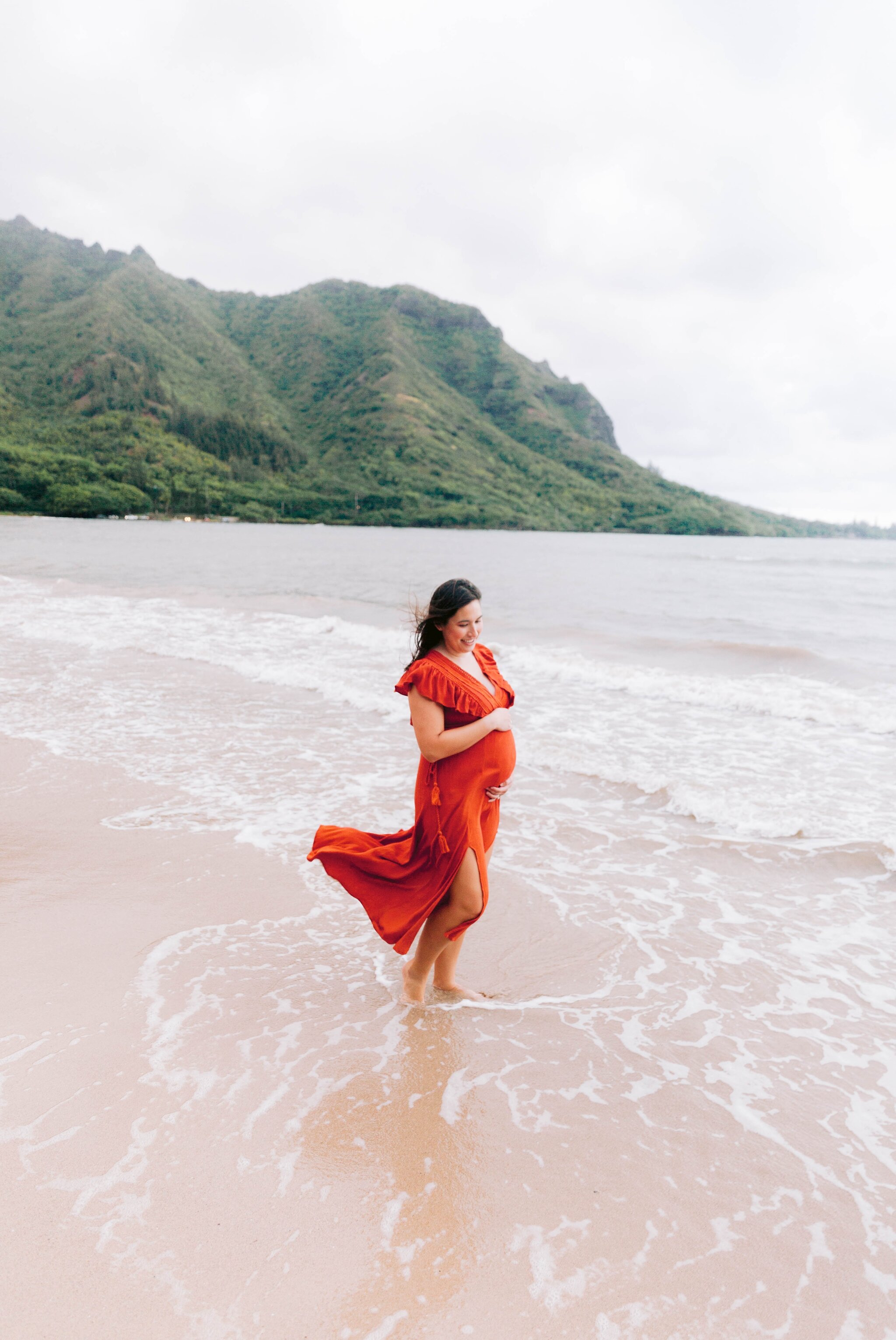 Maternity Photography Session at Kahana Bay - Oahu Family Photographer