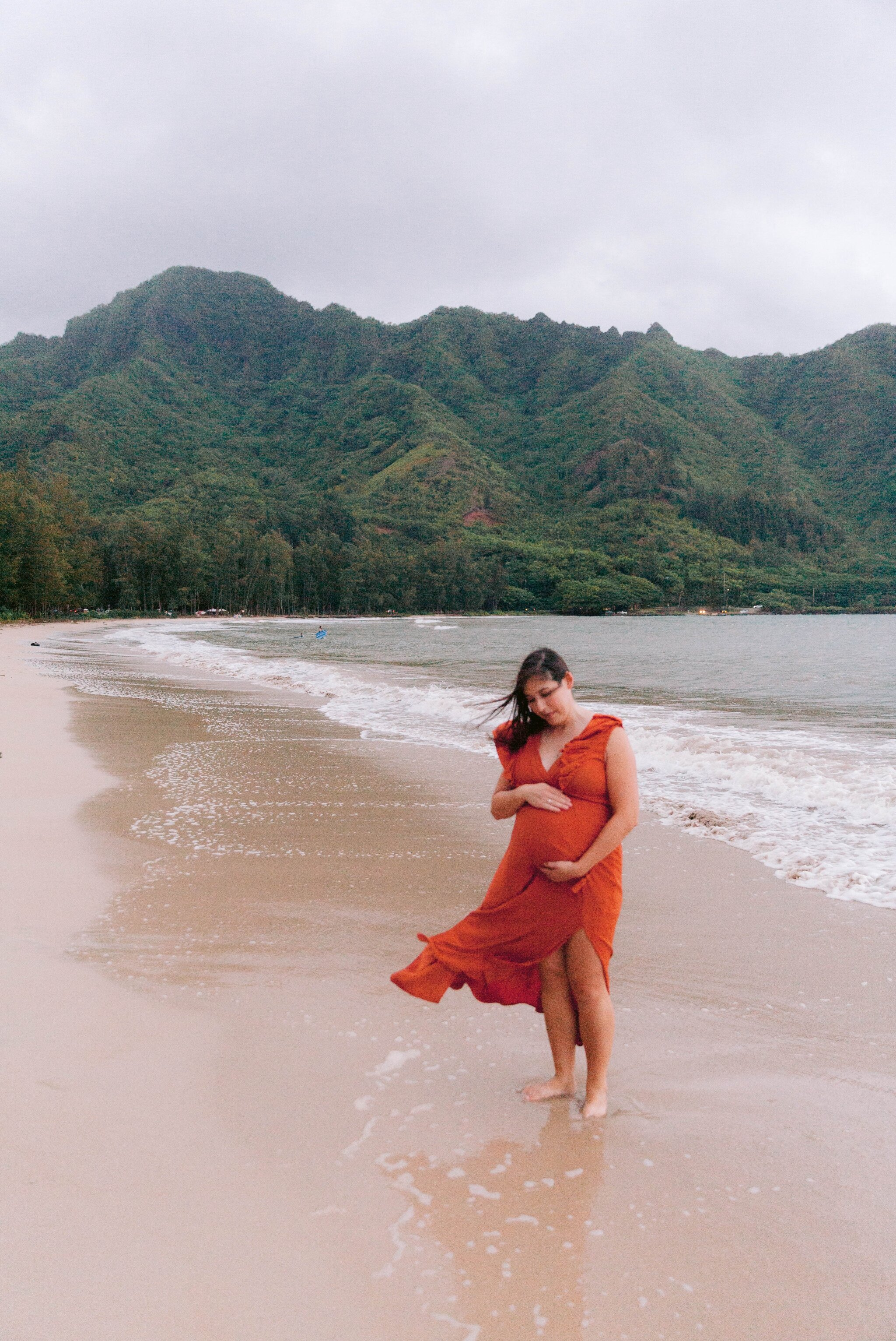 Maternity Photography Session at Kahana Bay - Oahu Family Photographer