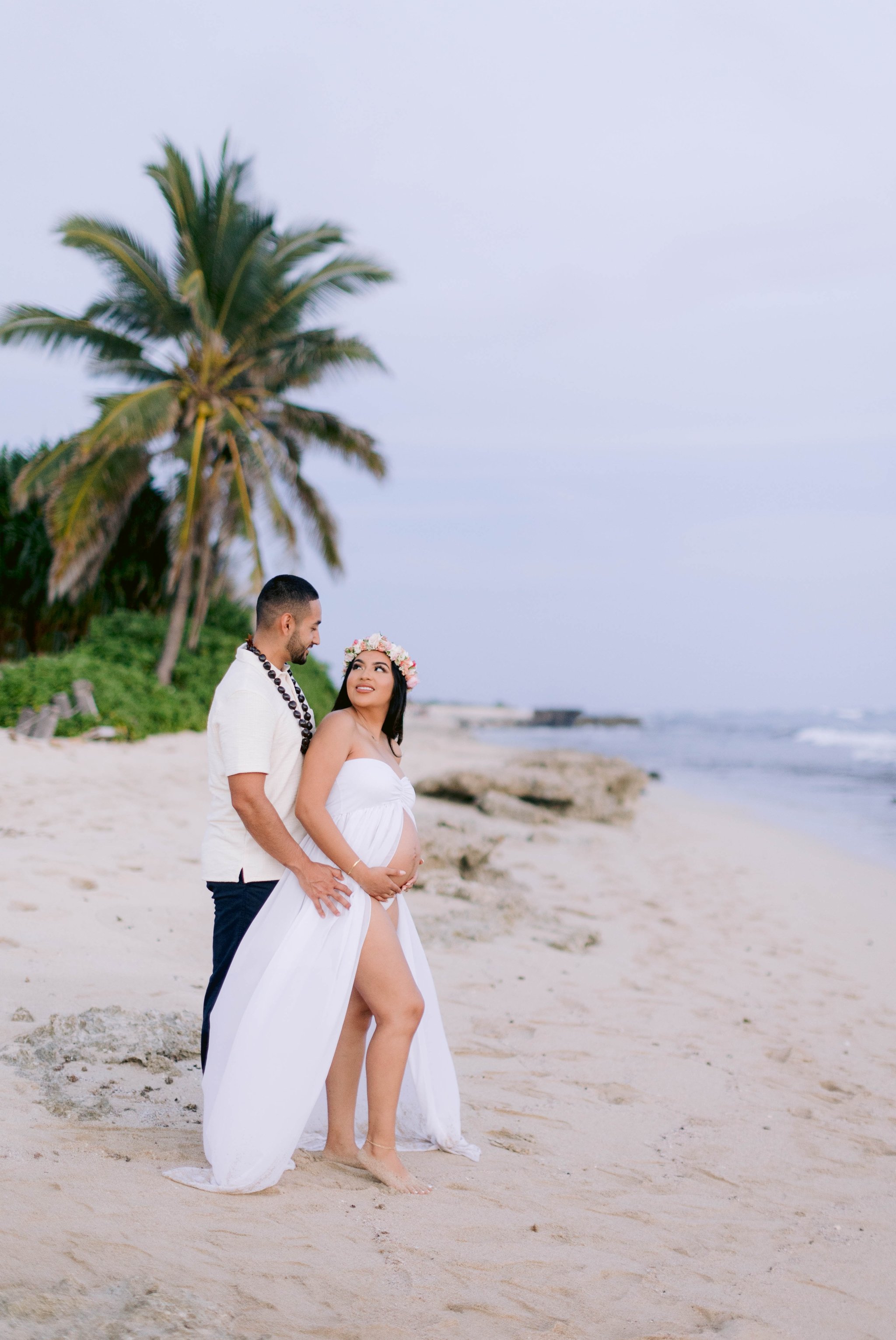 Romantic sunset maternity photography session at the beach - oahu family photographer