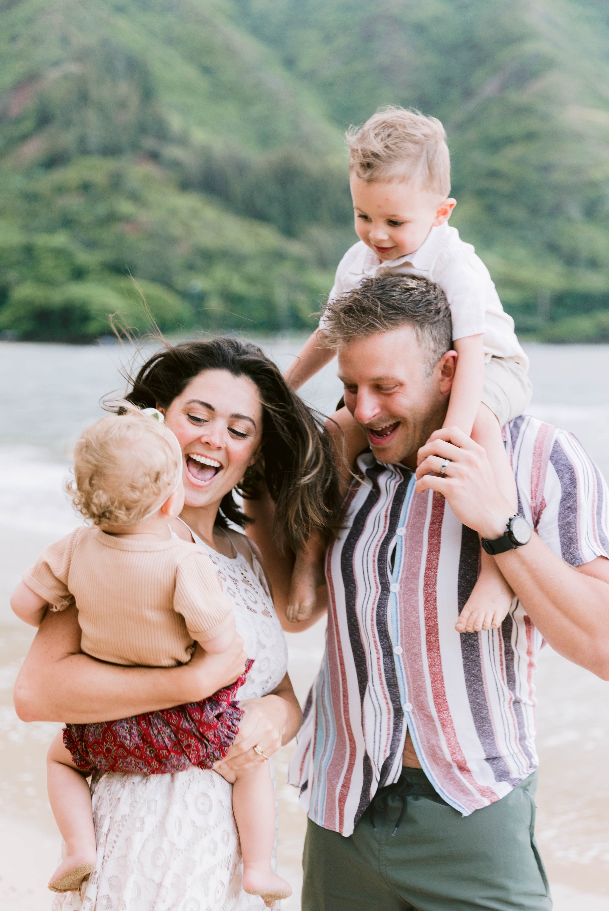 Lifestyle Family Photography at Kahana Bay - Oahu Photographer