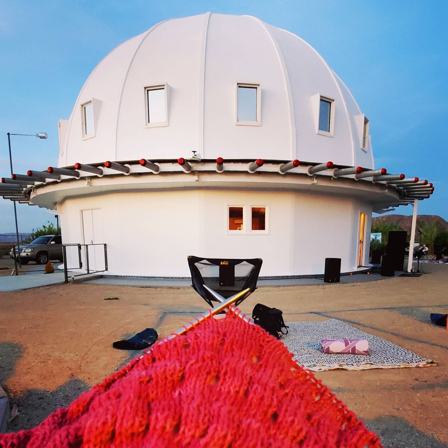 @1mesherri1 just got to visit one of her favorite places in all the land (@integratronofficial ) for one of her favorite activities in all the land (sound bath!!) and just had to engage in a bit of one of her other favorite activities while waiting f