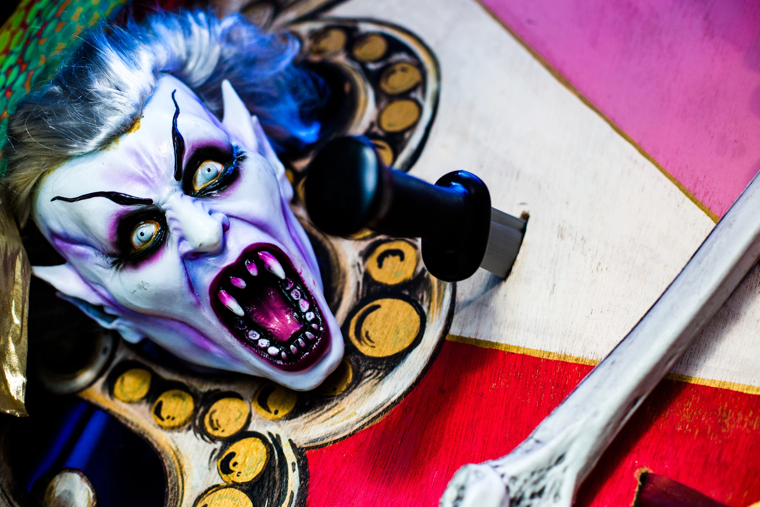 Halloween_Decor_Entertainment-vampireface.jpg