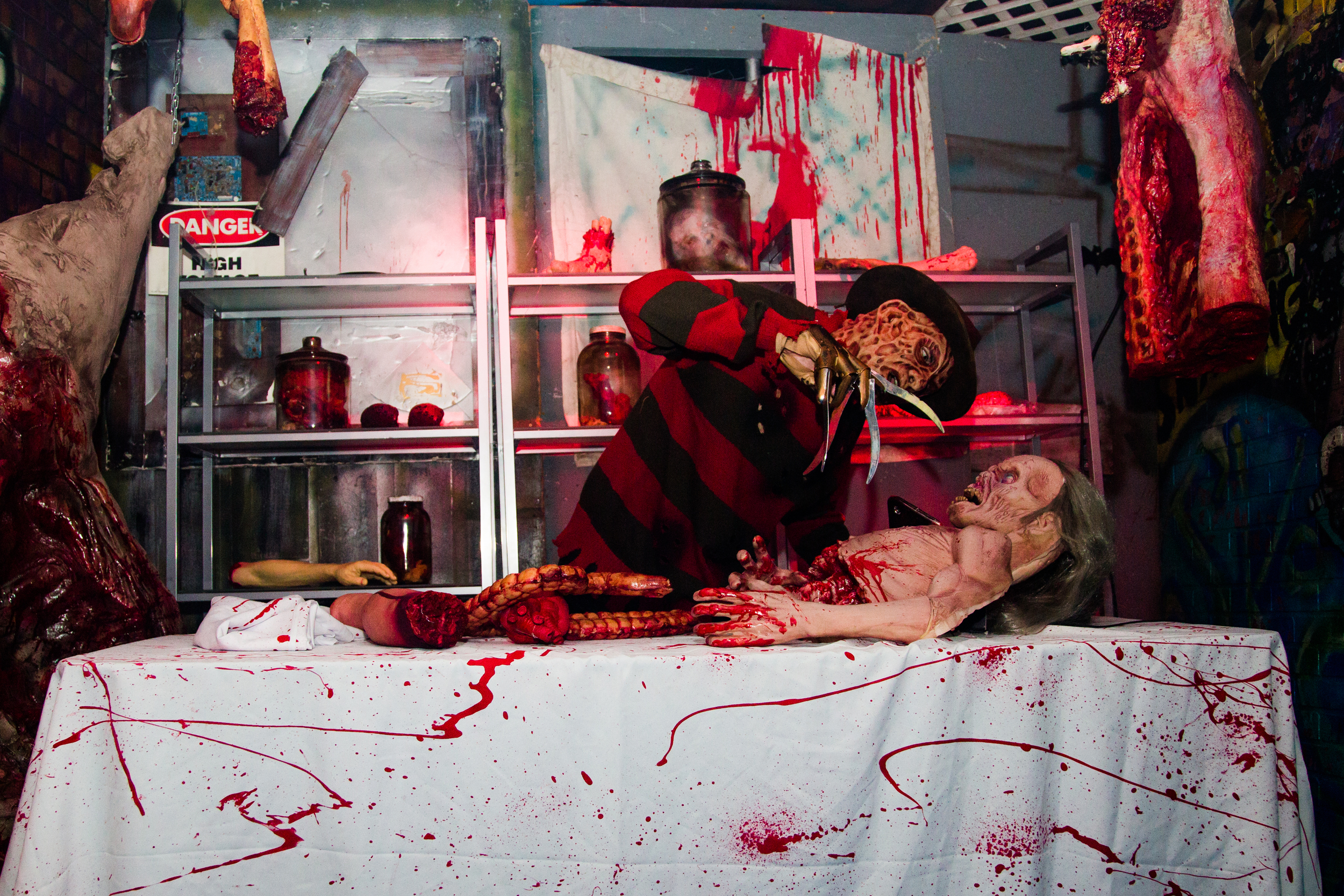 Halloween_Decor_Entertainment-freddykruger.jpg