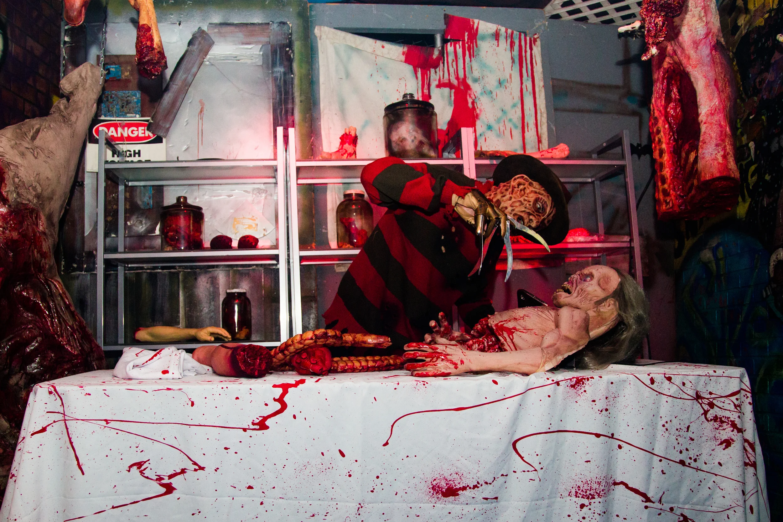 Halloween_Decor_Entertainment-freddykruger.jpg