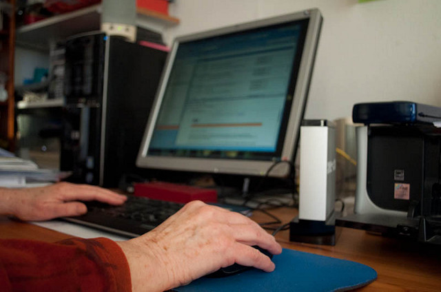 Image Credit: Passe-partout (computer, e-mail, online) by Wies van Erp via CC BY-ND 2.0