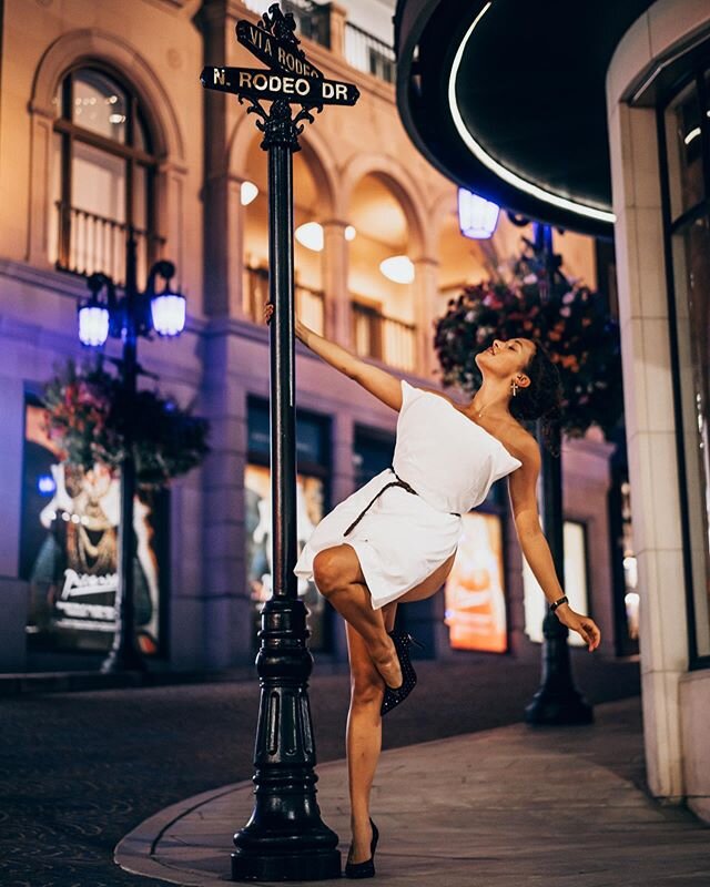 Don’t tempt us with a challenge!!! 🤟
#quarantinepillowchallenge 
@heyelleryder came to me saying she wanted to recreate The Quarantine Pillow Challenge and the rest was history...
Wether we like it or not, the economy is opening up again slowl