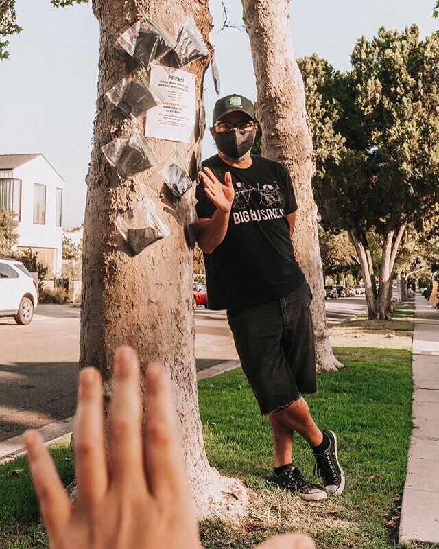 Here&rsquo;s a feel good story for you! - James and the Mask Tree (Full article on the website - link in bio: A Must Read!) I came across James on the app @nextdoor where he posted about making free to take mask for people in the neighborhood. We jum