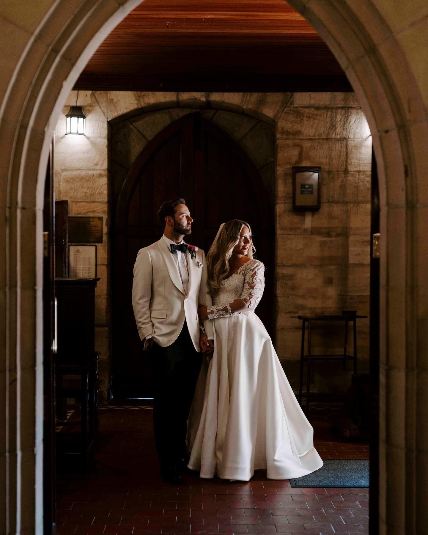 Swipe across to meet Lamington &amp; Pavlova 🐶🐶 #weddinhphotoinspiration #weddingphotography #weddingdress #sydneyweddingphotographer #sydneywedding #dogsatweddings