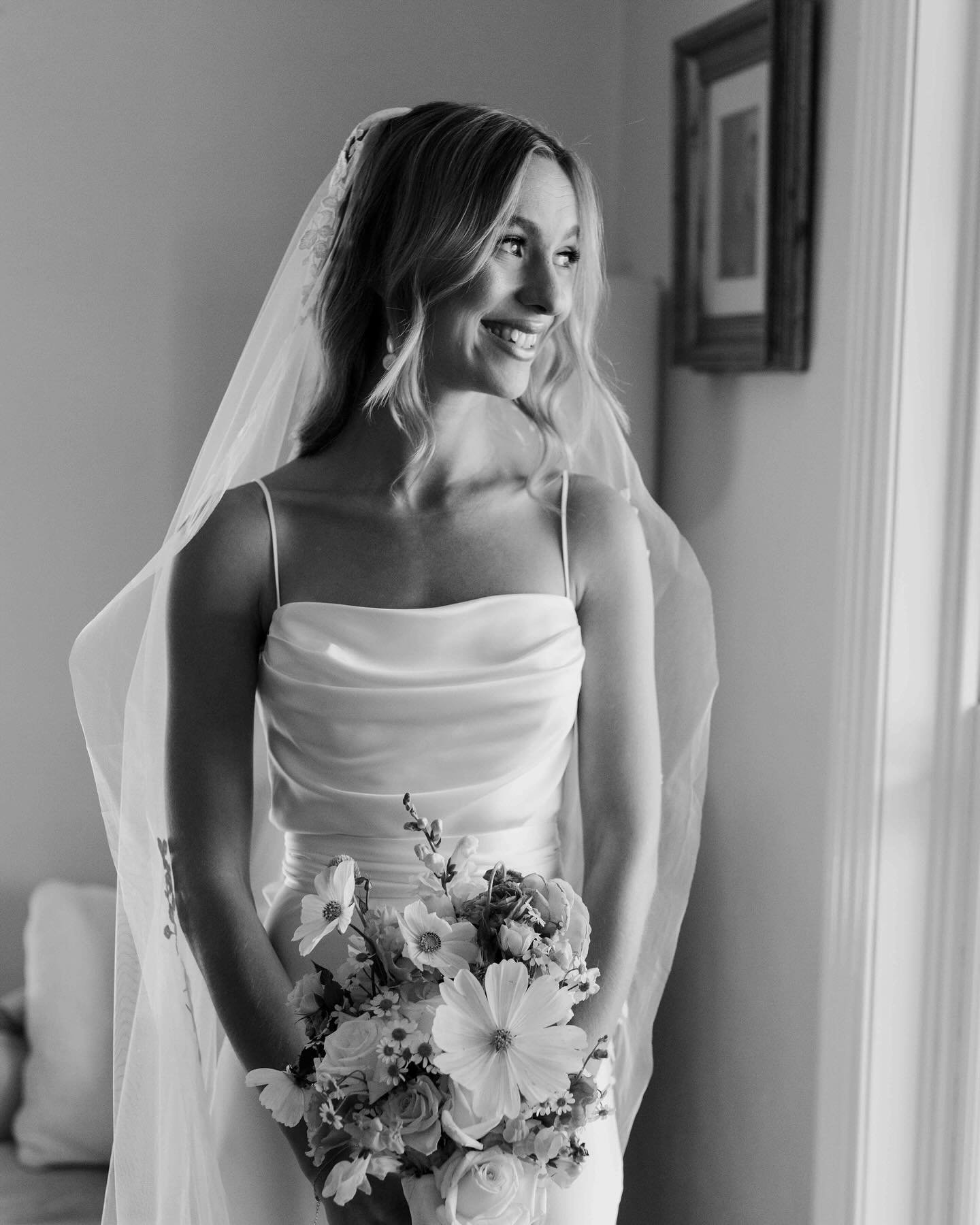 Felicity &amp; Jonathon 📸 // #bluemountainswedding #weddingdress # bride #groom # weddingphotographer #sydneyweddingphotographer #countrywedding # weddingphotography