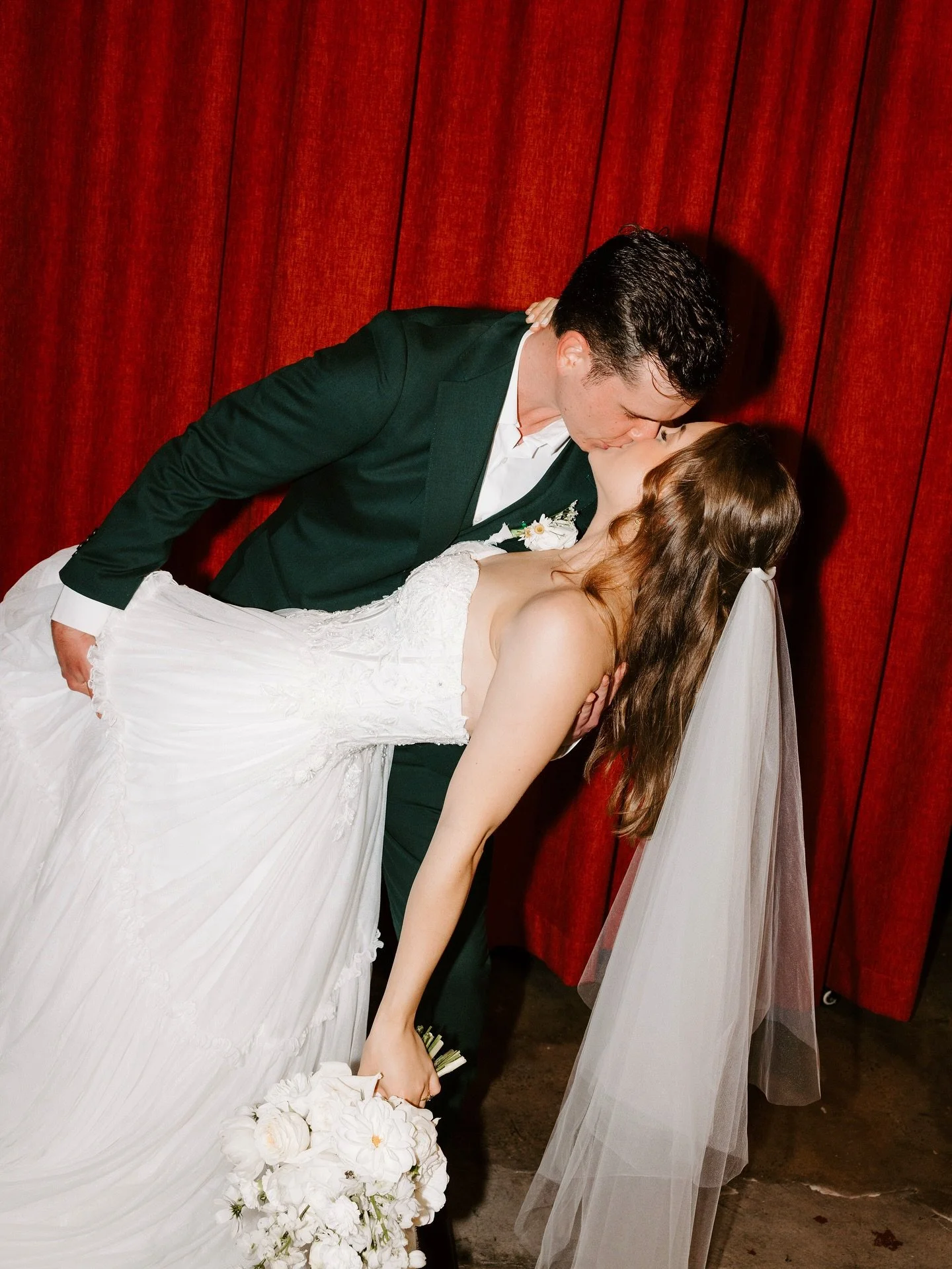 Maddy & Tristan’s wedding day was an absolute treat! It started with private first looks & kisses in the rain, followed by an intimate evening ceremony and an epic dance floor. What. A. Day! 😍😍😍