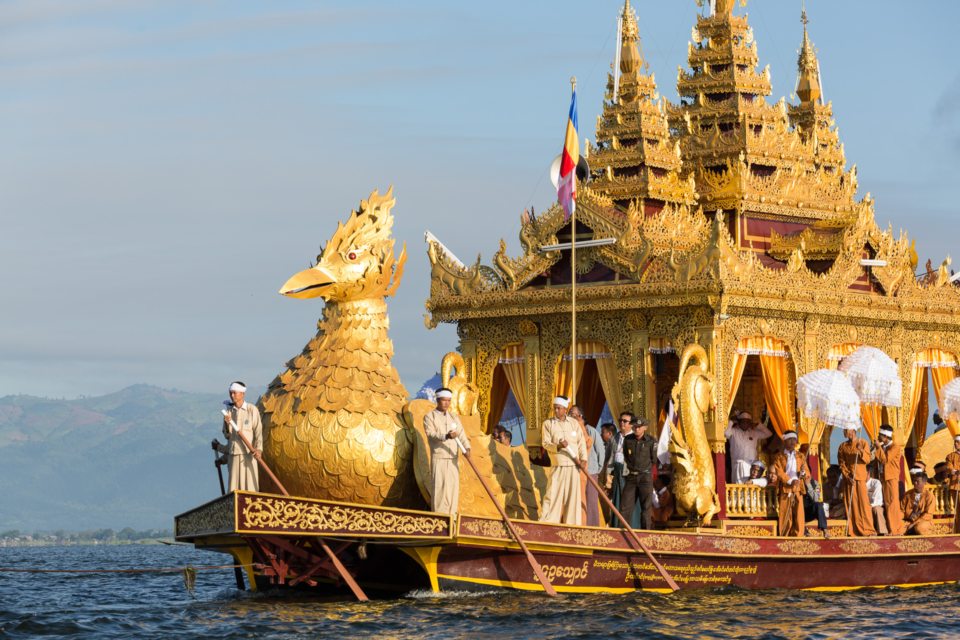 die See-Prozession auf dem Inle-See