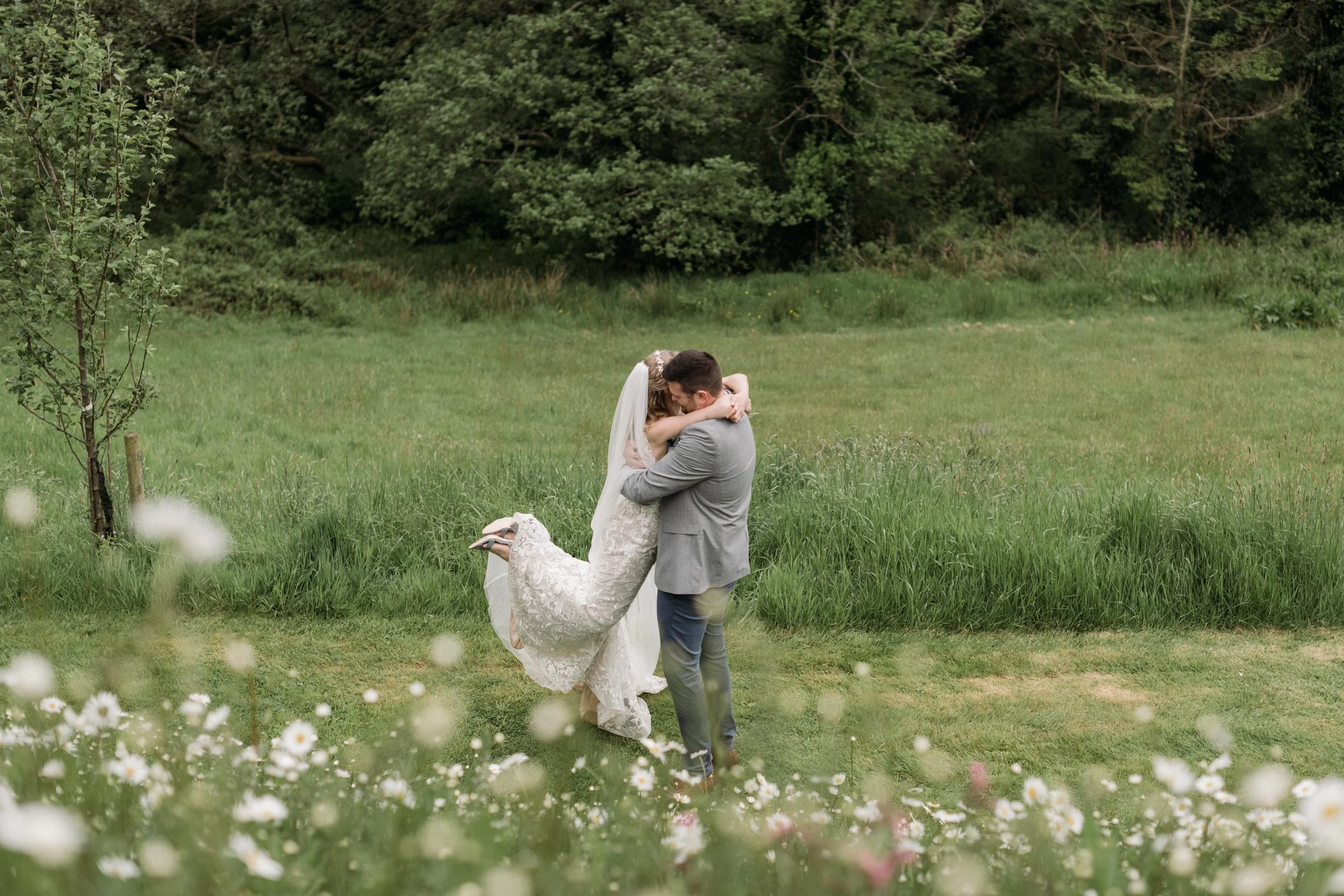whimsical and romantic wedding photography in Cornwall