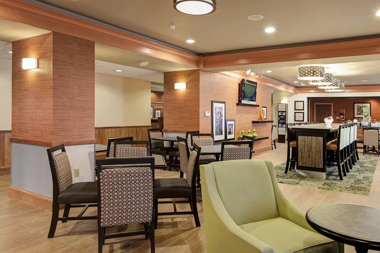 Hampton Inn & Suites