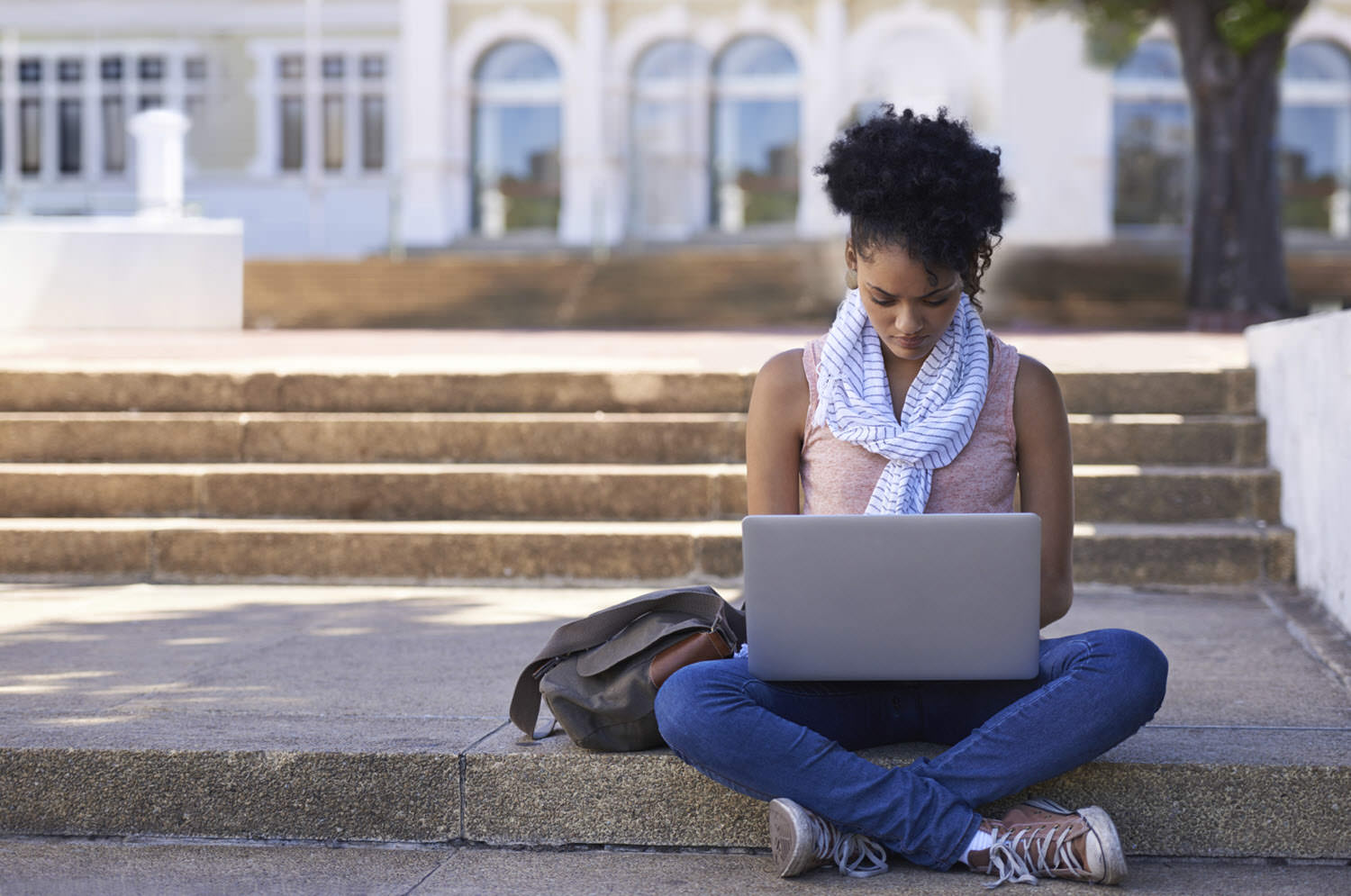 Student using SpeakToYourMind to take advantage of a microlearning opportunity