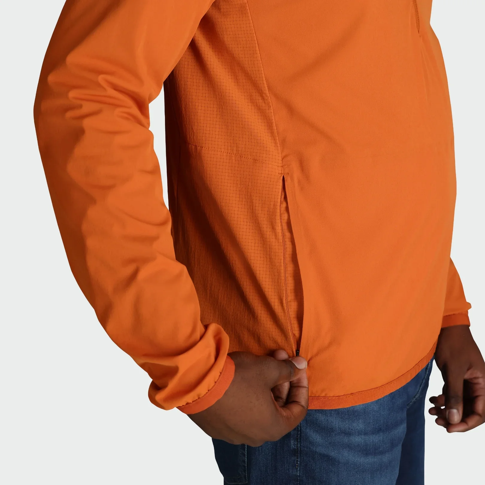 F25-r1-texow-longhorns_coolone_feature03_PocketZippers.webp