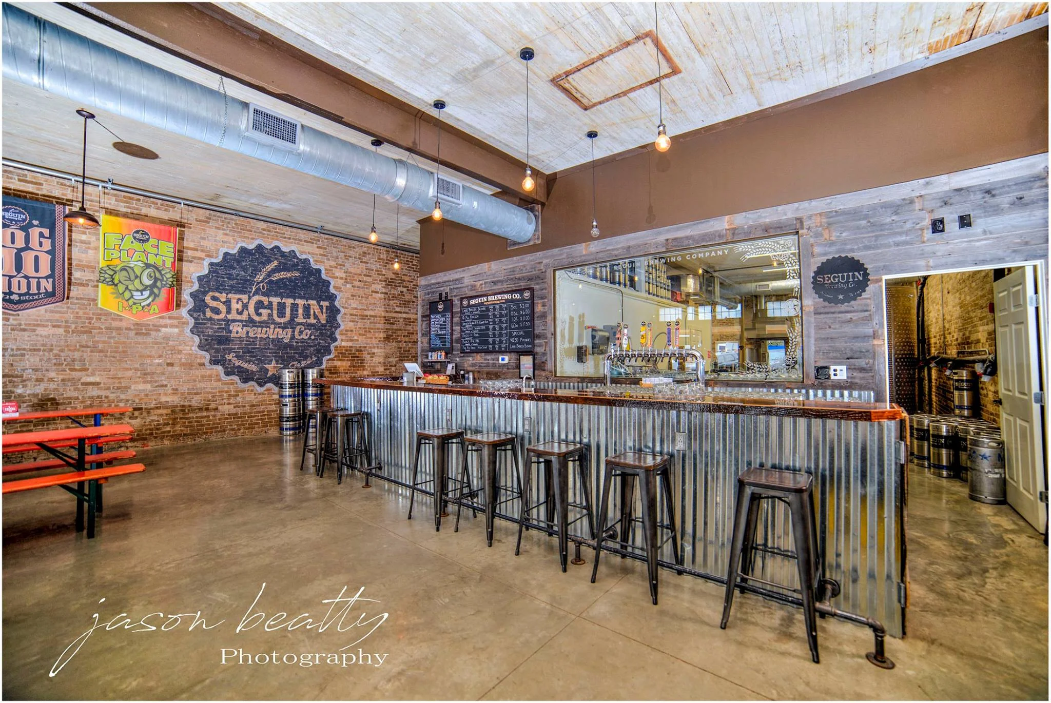 Taproom Pic 3.jpg