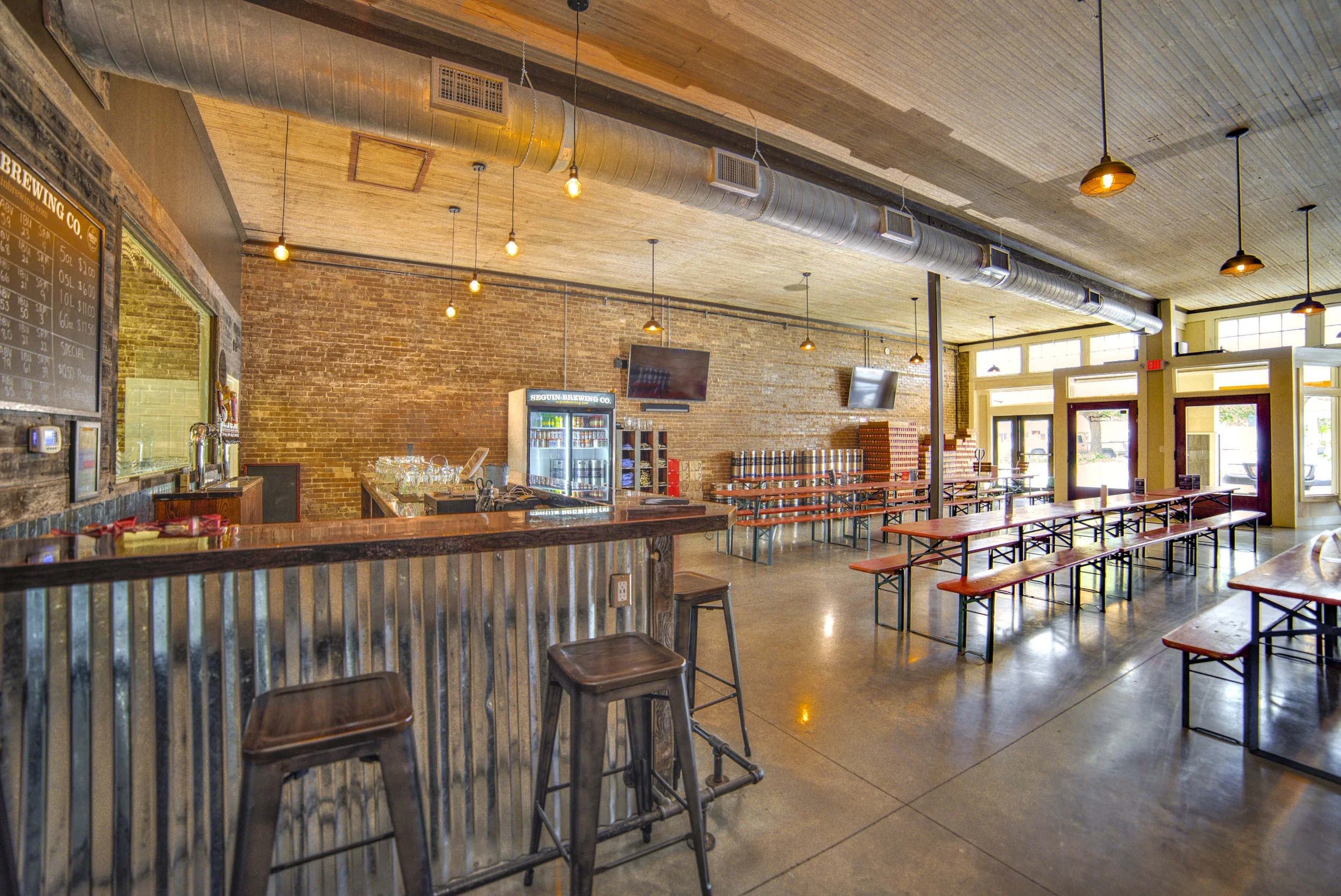 Taproom Pic 4.jpg