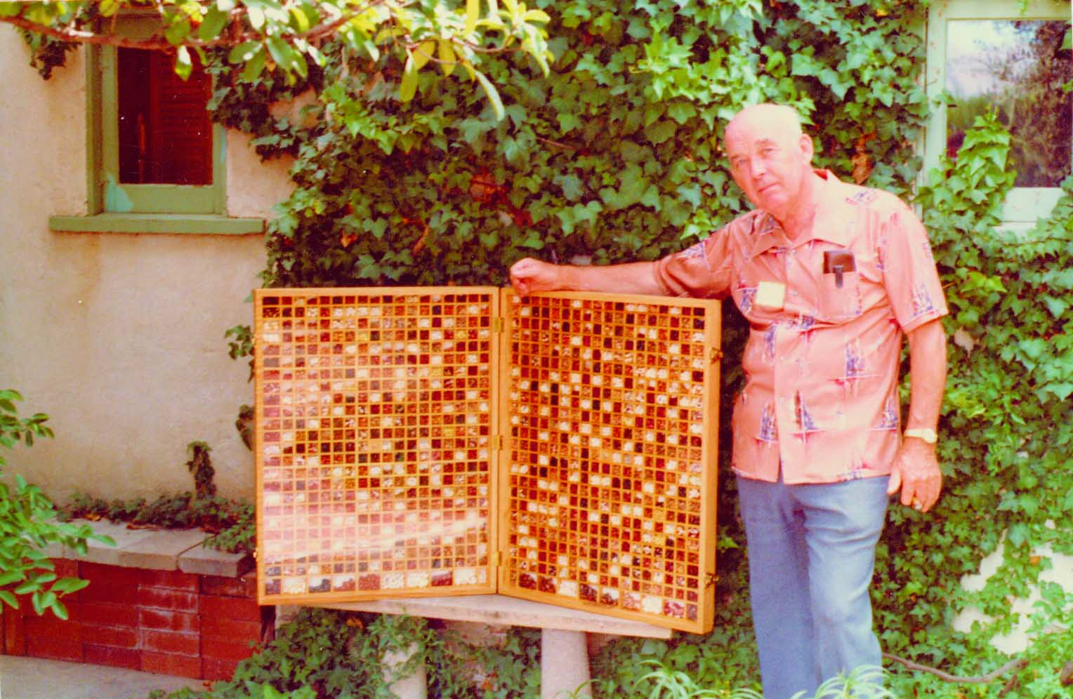 John Withee with his bean case at the Seed Banks Serving People Workshop in Tucson, Arizona, 1981. 