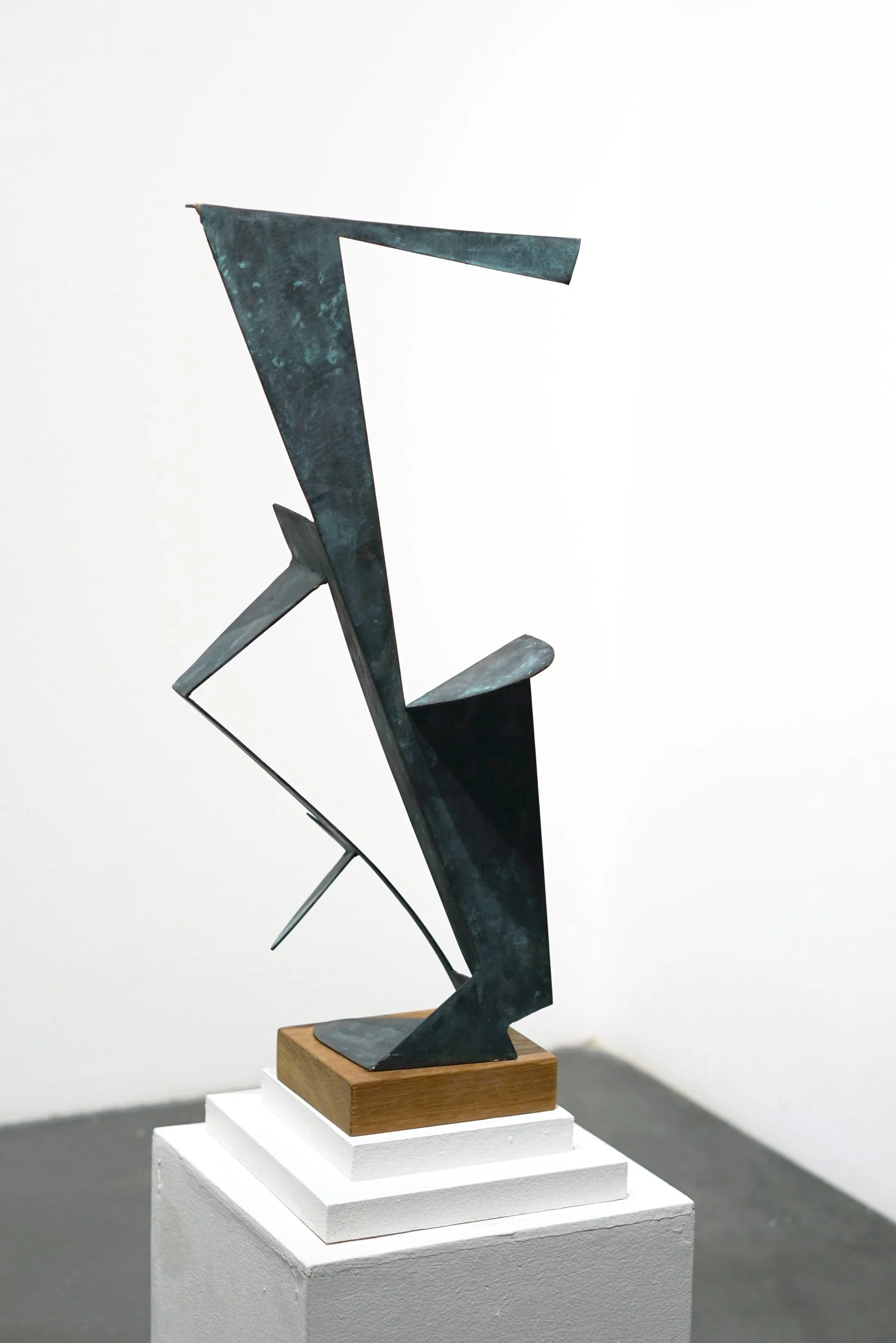 ‘Coast line strut’