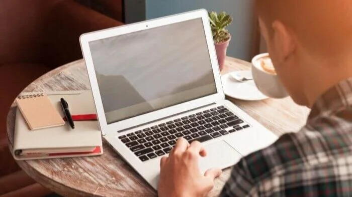 man-laptop-700x551.jpg