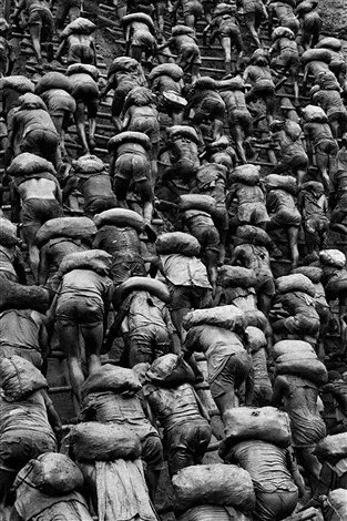 sebastião-salgado-serra-pelada,-brazil.jpg